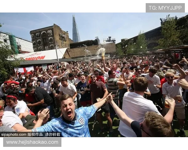 大巴黎迎战圣埃蒂全力争胜期待精彩对决与球迷共庆激情时刻